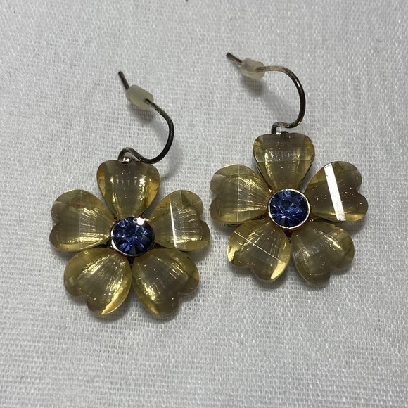 Cute costume jewellery dangle earring - Picture 1 of 6